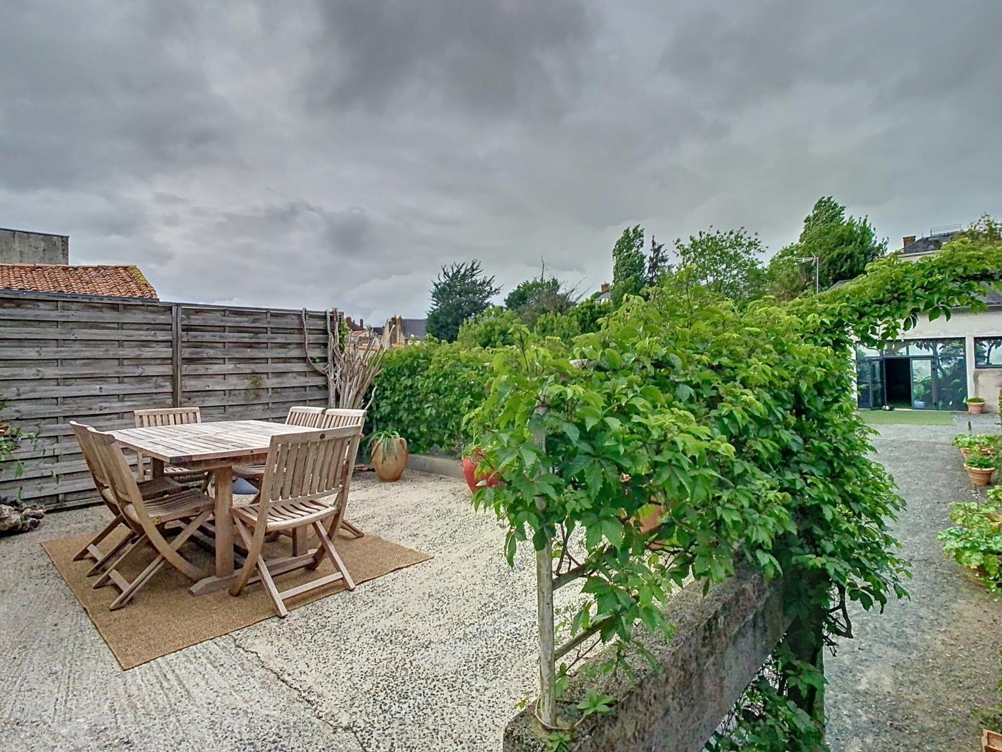La Terrasse - Charmante Maison Cholet Bagian luar foto